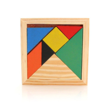 Puzzle en bois coloré