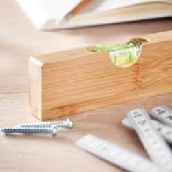 Niveau à bulle en bambou