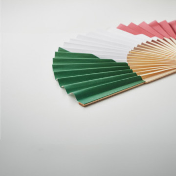Eventail motif drapeau en bambou