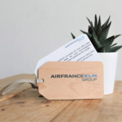 Etiquette bagage en bois avec carte