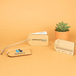 Etiquette bagage en bois avec carte