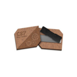 Badge sur mesure en en fibre de bois avec aimant (jusqu'à 20 cm²)