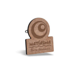Badge sur mesure en en fibre de bois avec épingle (jusqu'à 20 cm²)