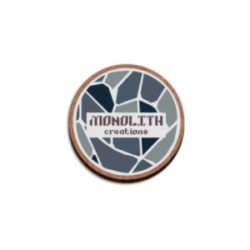 Badge sur mesure en en fibre de bois avec épingle (jusqu'à 20 cm²)