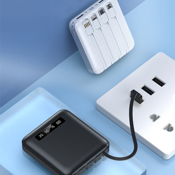 Batterie de secours avec 4 câbles 10000 mAh Akashi® blanche