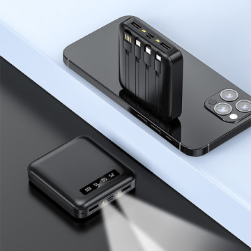 Batterie de secours avec 4 câbles 10000 mAh Akashi® couleur