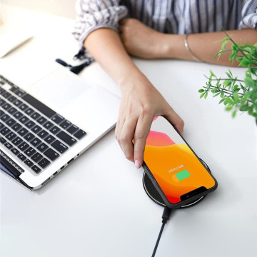 Chargeur a induction ultra rapide 15 W en matériaux recyclés Akashi®