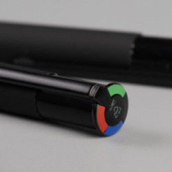 Stylo 4 couleurs en aluminium recyclé toucher gomme