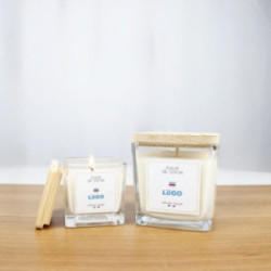 Petite bougie carrée en cire de soja avec couvercle en bois de pin