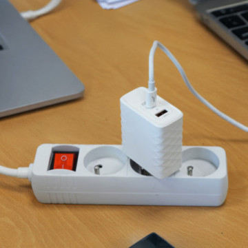 Pack chargeur secteur 65W + câble USB-C 65W Akashi®
