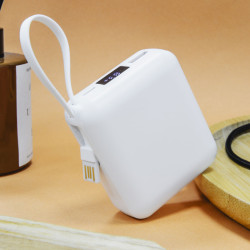 Batterie de secours avec 2 câbles 10000 mAh Akashi® blanche