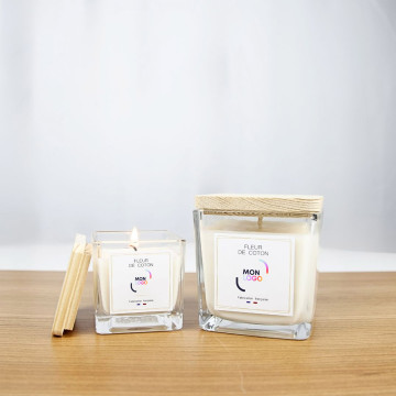 Bougie carrée en cire de soja avec couvercle en bois de pin