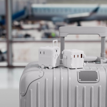 Adaptateur universel en rPET en forme de valise Xoopar®