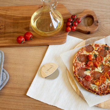 Roulette à pizza en bambou