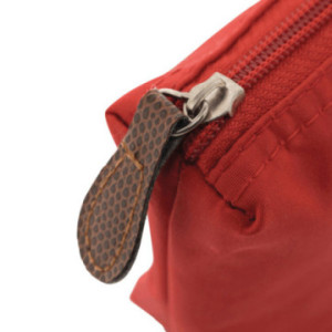 Trousse de toilette rouge