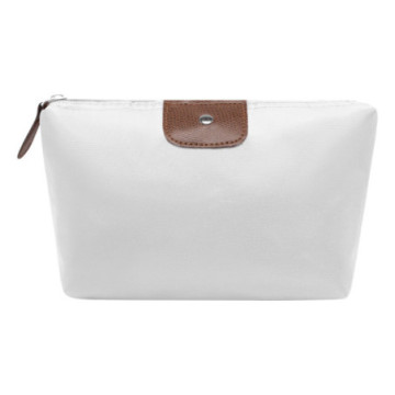 Trousse de toilette blanche