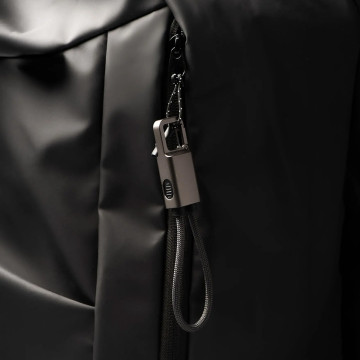 Porte-clés mousqueton câble de chargement 60 W en rPET Akashi®
